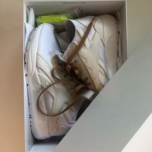 Victoria Beckham REEBOKS - Bolton 8.5 ✨🤍 NIB!